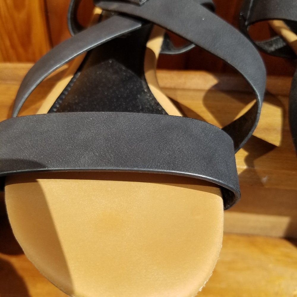 Sandals - Picture 2 of 5